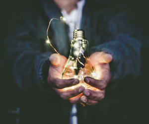 Artificial Intelligence: Uses and Risks for Small Business Contracting and Innovation Research