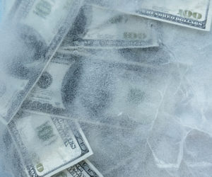 Pay Freeze for Certain Senior Political Officials During Lapse in Appropriations